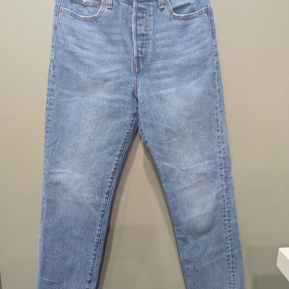 Levi's Light Blue Straight Jeans - Picture 2 of 7